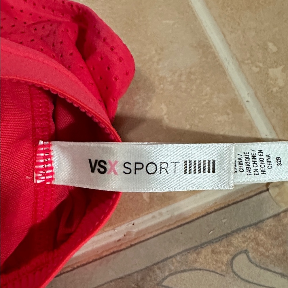 EUC Victoria’s Secret Strappy VSX Sports Bra - Picture 4 of 4